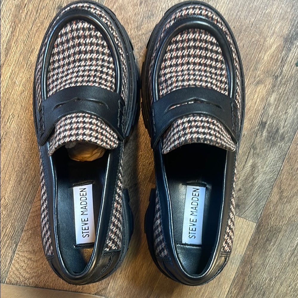 Black and Brown Platform Loafers - Picture 2 of 5